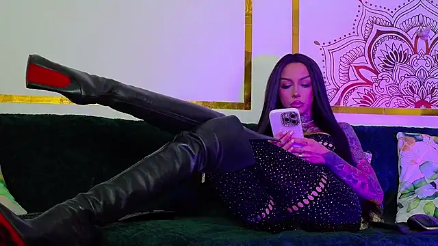 Snapshot of PandoraVolkov chatting on October 21, 8:48 am PandoraVolkov online show from October 21, 8:48 am