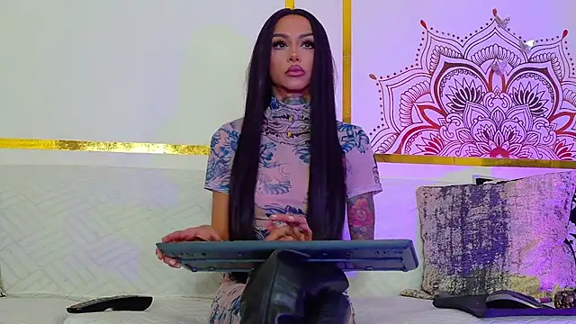 Snapshot of PandoraVolkov chatting on October 22, 7:35 pm PandoraVolkov online show from October 22, 7:35 pm