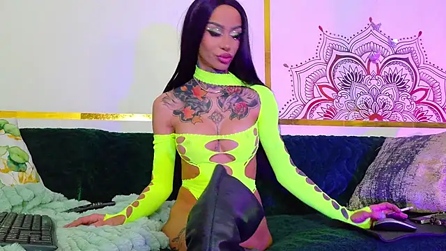 Snapshot of PandoraVolkov chatting on December 4, 12:25 pm PandoraVolkov online show from December 4, 12:25 pm