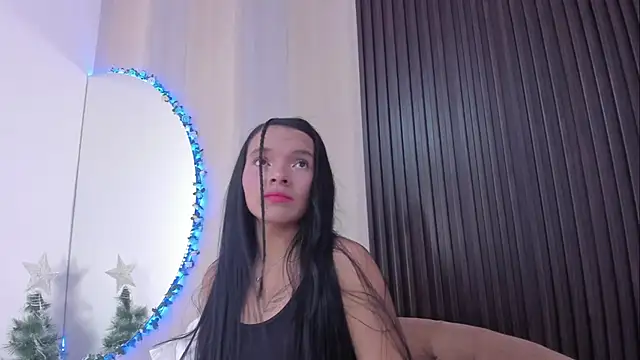 Snapshot of _shantal_smith chatting on December 4, 3:54 pm shantal smith online show from December 4, 3:54 pm