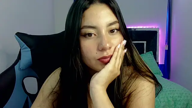 Lia 14  online show from March 5, 6:23 pm