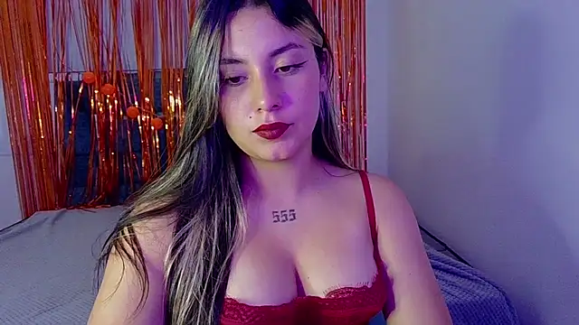 Lia 14  online show from November 6, 7:04 pm