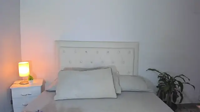 Snapshot of MELISSA_ALVAREZ chatting on October 8, 9:18 am MELISSA ALVAREZ online show from October 8, 9:18 am