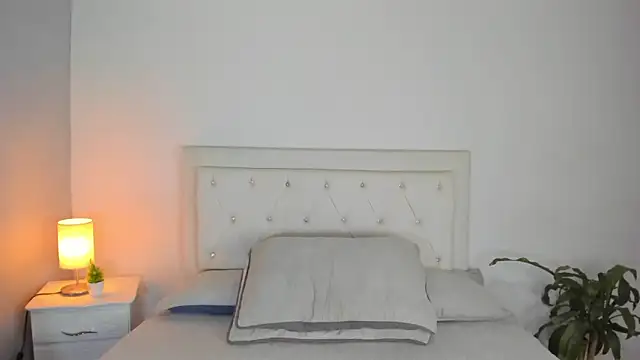 Snapshot of MELISSA_ALVAREZ chatting on October 19, 9:21 am MELISSA ALVAREZ online show from October 19, 9:21 am