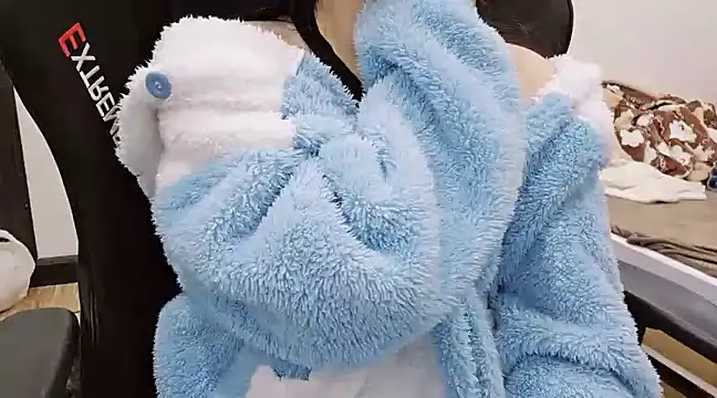 Kemmy babe20 online show from February 9, 9:37 am