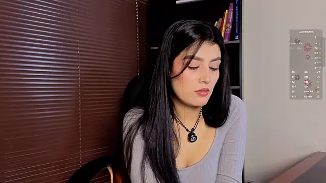 missatenea online show from June 20, 1:36 pm