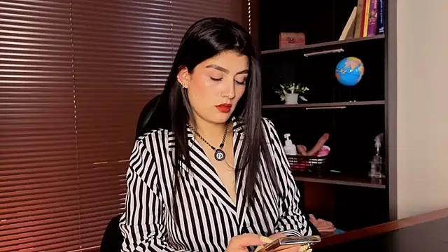 missatenea online show from July 21, 1:57 pm