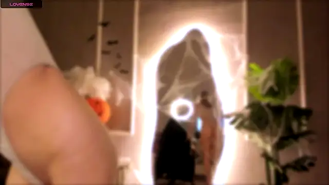 Eli Llie online show from November 4, 8:41 pm