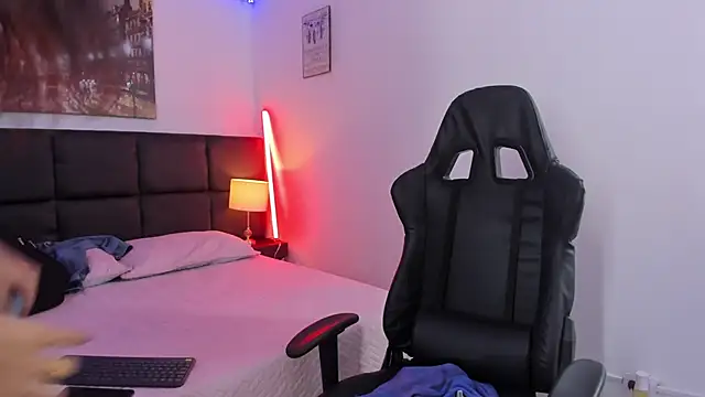 Megan Miles02 online show from March 19, 2:27 am