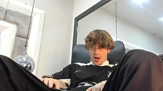 AnthonyAlso online show from October 10, 8:08 pm