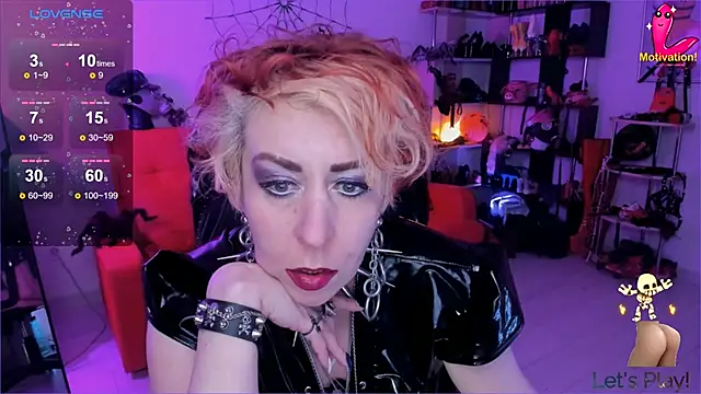 Snapshot of GinaMiracle chatting on November 18, 10:36 pm GinaMiracle online show from November 18, 10:36 pm