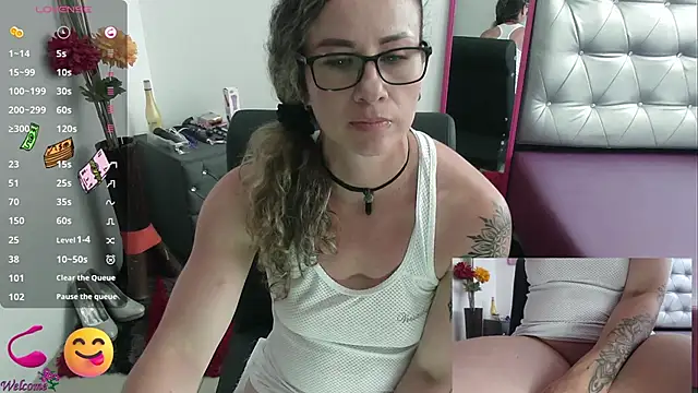 ViickySexy online show from March 13, 7:39 pm