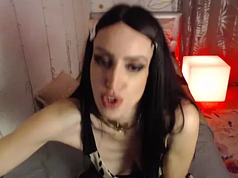 AlicianeFrancaise online show from December 26, 5:51 pm