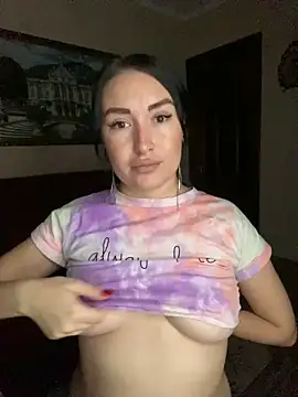 Roxana Bell online show from October 1, 8:15 pm