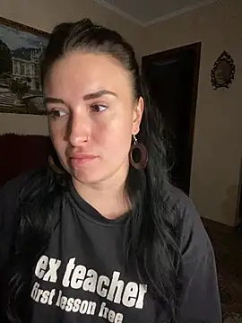 Roxana Bell online show from June 7, 7:39 pm