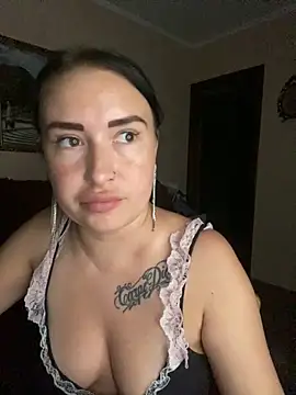 Roxana Bell online show from June 11, 9:02 pm