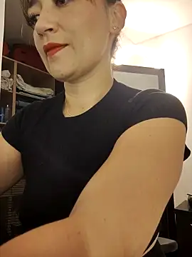 Snapshot of tata_laima__ chatting on September 24, 12:41 pm tata laima online show from September 24, 12:41 pm