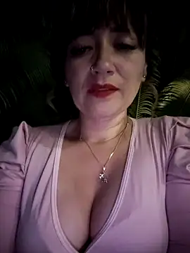 Snapshot of tata_laima__ chatting on October 1, 2:06 am tata laima online show from October 1, 2:06 am