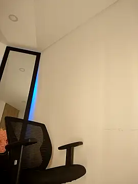 Snapshot of tata_laima__ chatting on October 17, 2:08 pm tata laima online show from October 17, 2:08 pm