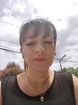 Snapshot of tata_laima__ chatting on October 19, 4:51 pm tata laima online show from October 19, 4:51 pm