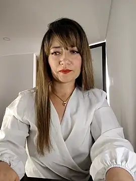 Snapshot of tata_laima__ chatting on November 4, 1:21 pm tata laima online show from November 4, 1:21 pm