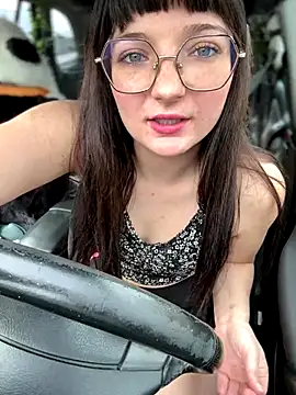 urpuppymoon online show from January 8, 7:49 pm