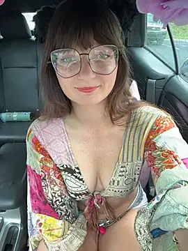 urpuppymoon online show from July 24, 8:51 pm