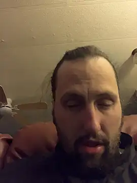 Snapshot of BobbyQ29 chatting on December 5, 7:17 am BobbyQ29 online show from December 5, 7:17 am