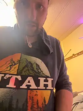 Snapshot of BobbyQ29 chatting on December 13, 10:15 pm BobbyQ29 online show from December 13, 10:15 pm