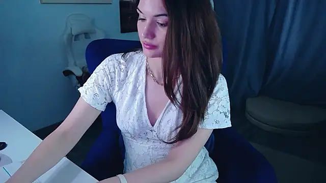 AmbraEnms online show from December 5, 2:11 pm