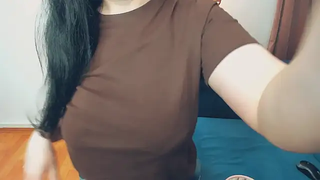 LayaFlow online show from May 14, 7:37 am