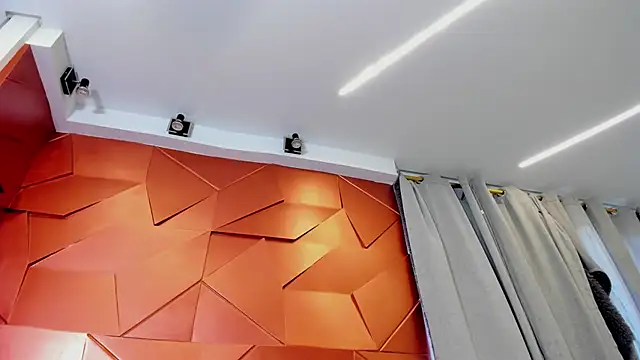 Snapshot of Alexxxholy chatting on March 17, 7:58 pm Alexxxholy online show from March 17, 7:58 pm