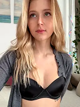 LunaRase online show from October 9, 8:45 am