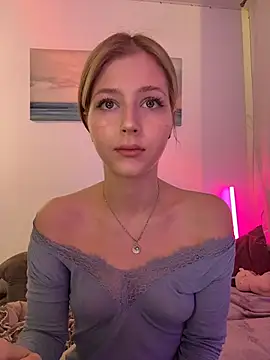 LunaRase online show from November 21, 8:35 am