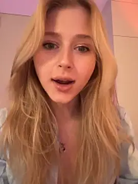 LunaRase online show from May 23, 9:13 am
