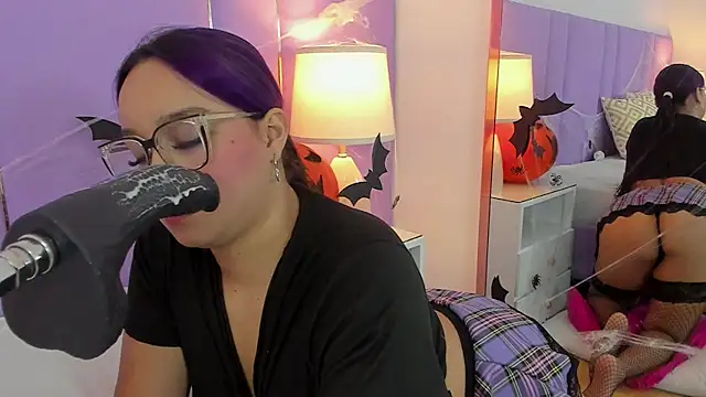 Snapshot of SophyRuiz_ chatting on October 21, 11:55 am SophyRuiz  online show from October 21, 11:55 am