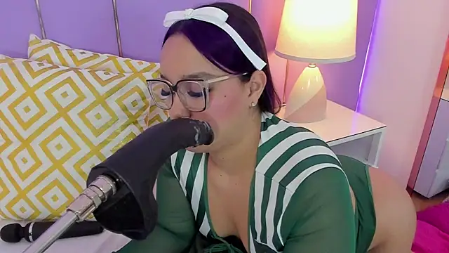 Snapshot of SophyRuiz_ chatting on February 27, 11:43 am SophyRuiz online show from February 27, 11:43 am