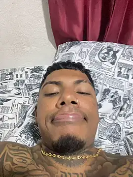 Snapshot of lil_durck777 chatting on February 15, 6:12 pm lil durck777 online show from February 15, 6:12 pm