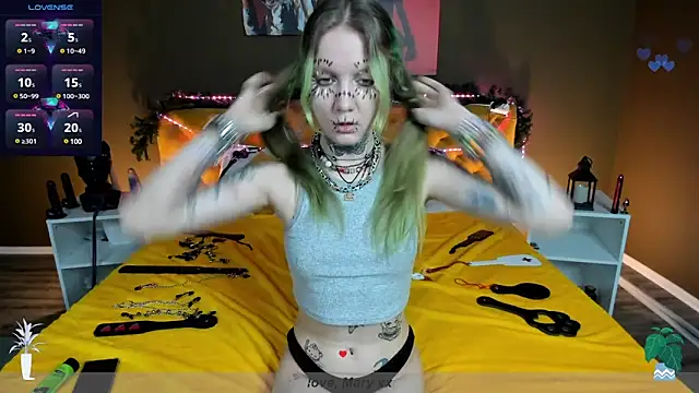 Mary Xextra online show from December 17, 1:29 am