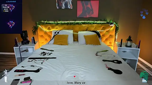 Mary Xextra online show from December 20, 1:25 am