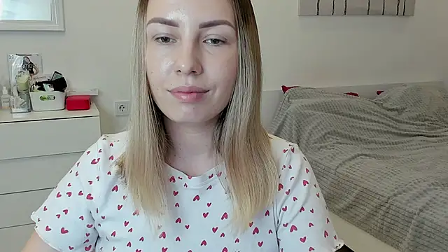 Snapshot of Mia_shy1 chatting on January 6, 12:24 pm Mia shy1 online show from January 6, 12:24 pm