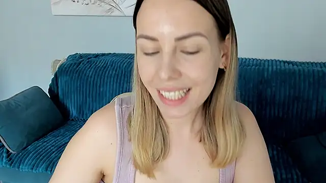 Snapshot of Mia_shy1 chatting on January 21, 10:52 am Mia shy1 online show from January 21, 10:52 am