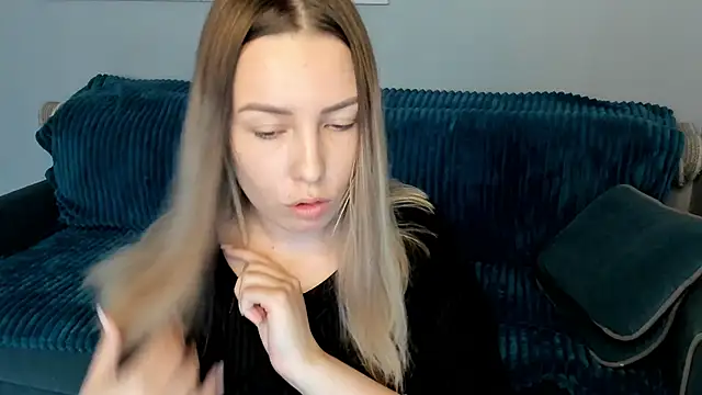 Snapshot of Mia_shy1 chatting on January 24, 10:53 am Mia shy1 online show from January 24, 10:53 am