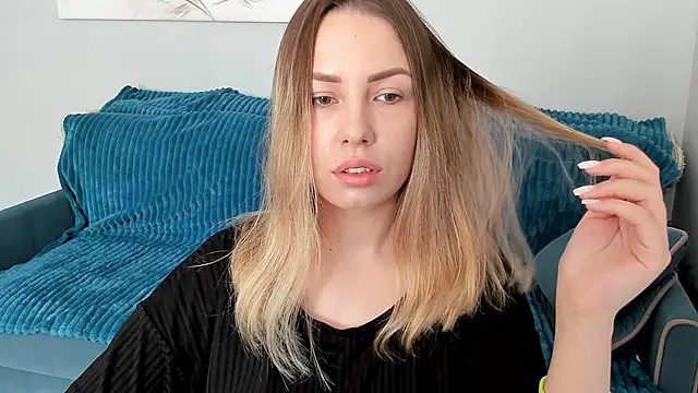 Snapshot of Mia_shy1 chatting on January 25, 7:28 am Mia shy1 online show from January 25, 7:28 am