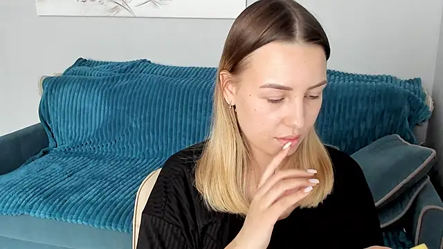 Snapshot of Mia_shy1 chatting on January 25, 10:51 am Mia shy1 online show from January 25, 10:51 am