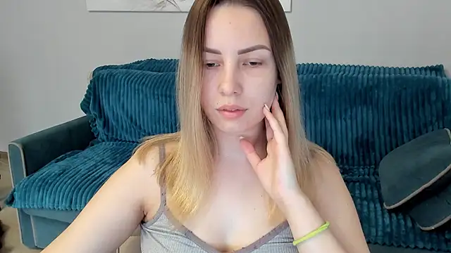 Snapshot of Mia_shy1 chatting on February 4, 7:18 am Mia shy1 online show from February 4, 7:18 am