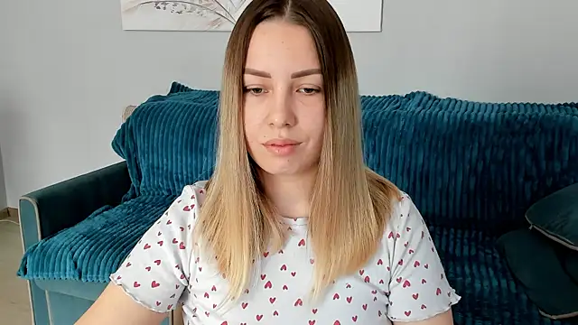 Snapshot of Mia_shy1 chatting on February 5, 6:56 am Mia shy1 online show from February 5, 6:56 am