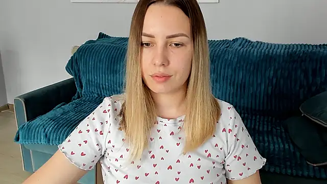 Snapshot of Mia_shy1 chatting on February 5, 10:19 am Mia shy1 online show from February 5, 10:19 am