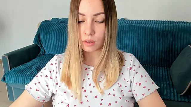 Snapshot of Mia_shy1 chatting on February 7, 7:40 am Mia shy1 online show from February 7, 7:40 am