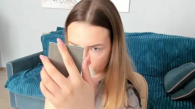 Snapshot of Mia_shy1 chatting on February 23, 6:39 am Mia shy1 online show from February 23, 6:39 am